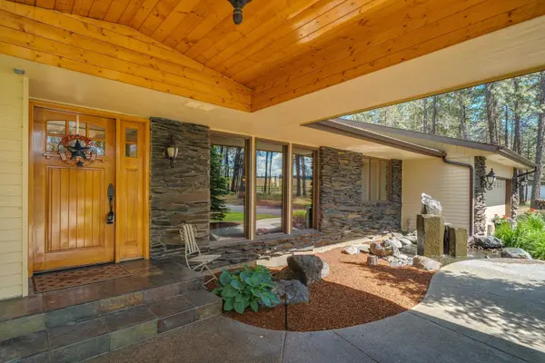11816 W SEVEN MILE Rd, Spokane, WA 99224
