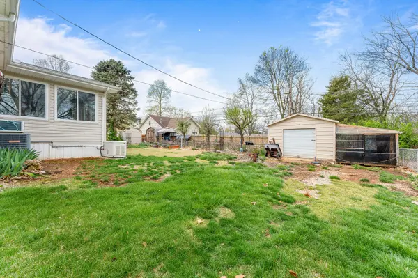 3235 S Danbury Avenue, Springfield, MO 65807