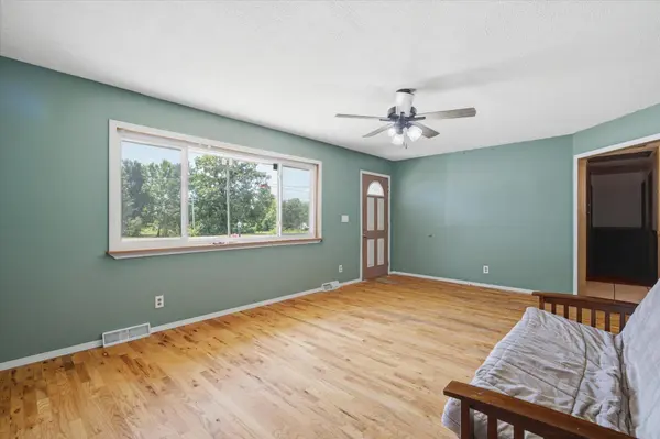 1225 E Church ST, Aurora, MO 65605