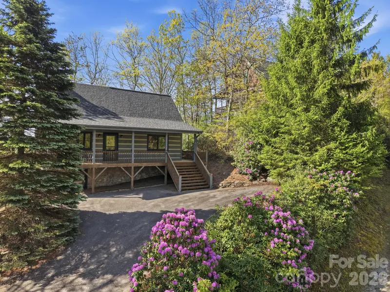 165 Little Boulder LN, Seven Devils, NC 28604
