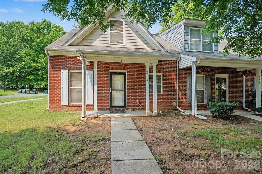 2729 Meadow Knoll DR, Charlotte, NC 28269
