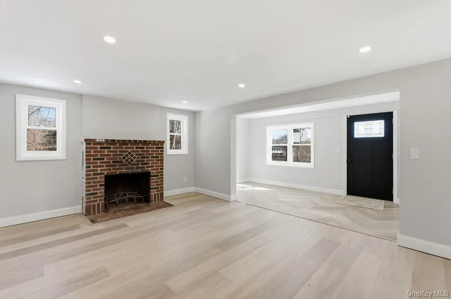 452 Montauk HWY, East Quogue, NY 11942