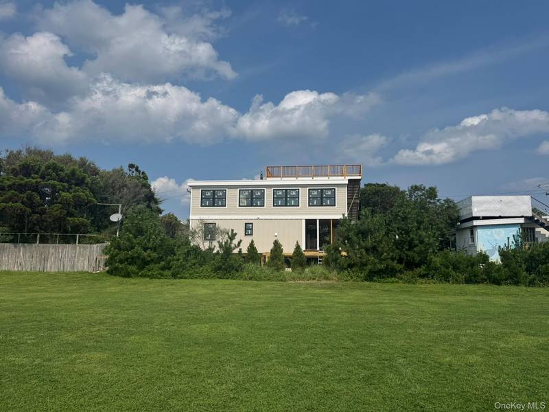17 Superior ST, Ocean Bay Park, NY 11770