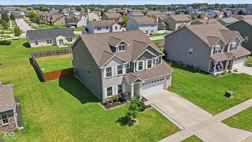 2241 Maple Stone LN, Greenwood, IN 46143