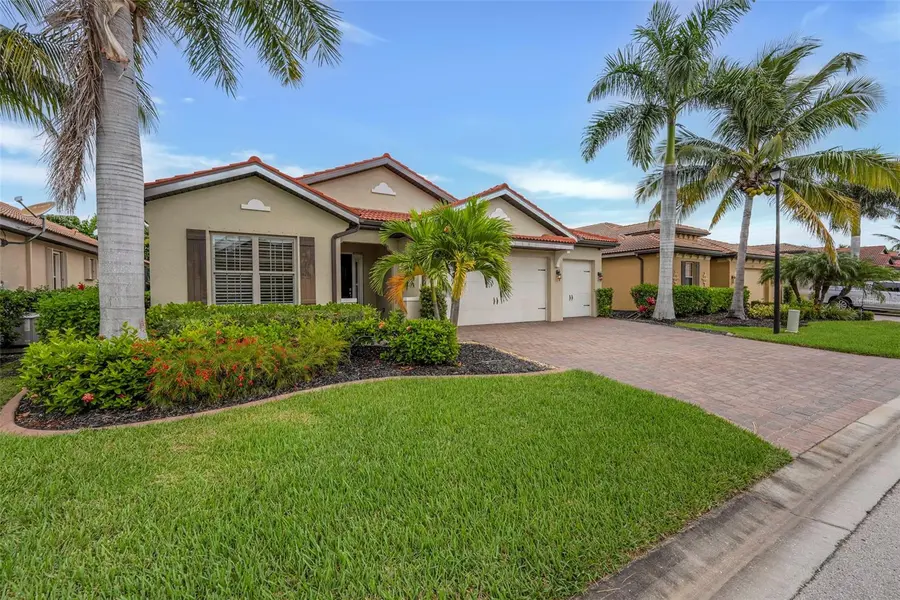 8720 WESTWOOD OAKS PL, Fort Myers, FL 33908