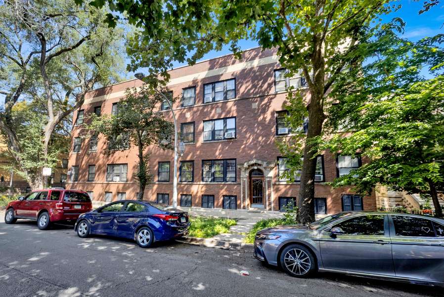 1318 W Granville AVE #3W, Chicago, IL 60660
