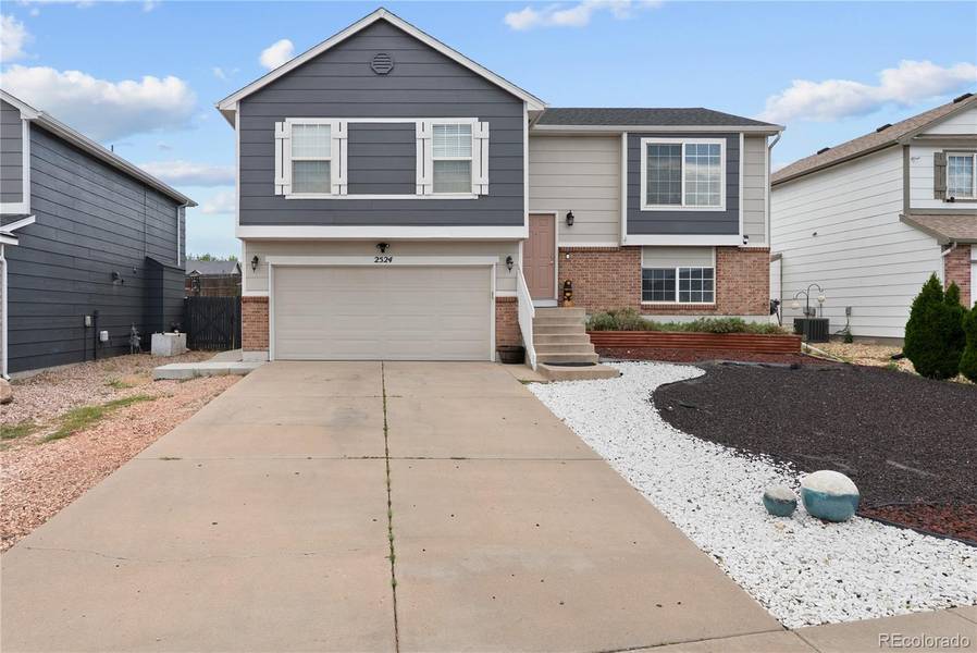 2524 Weyburn WAY, Colorado Springs, CO 80922