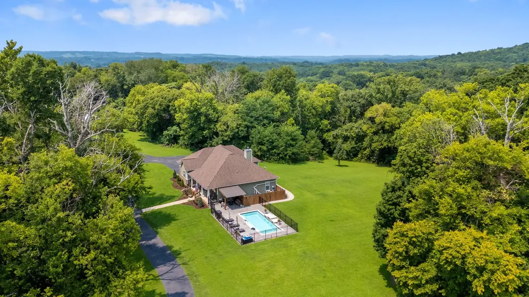 1600 Ledford Rd, Lewisburg, TN 37091
