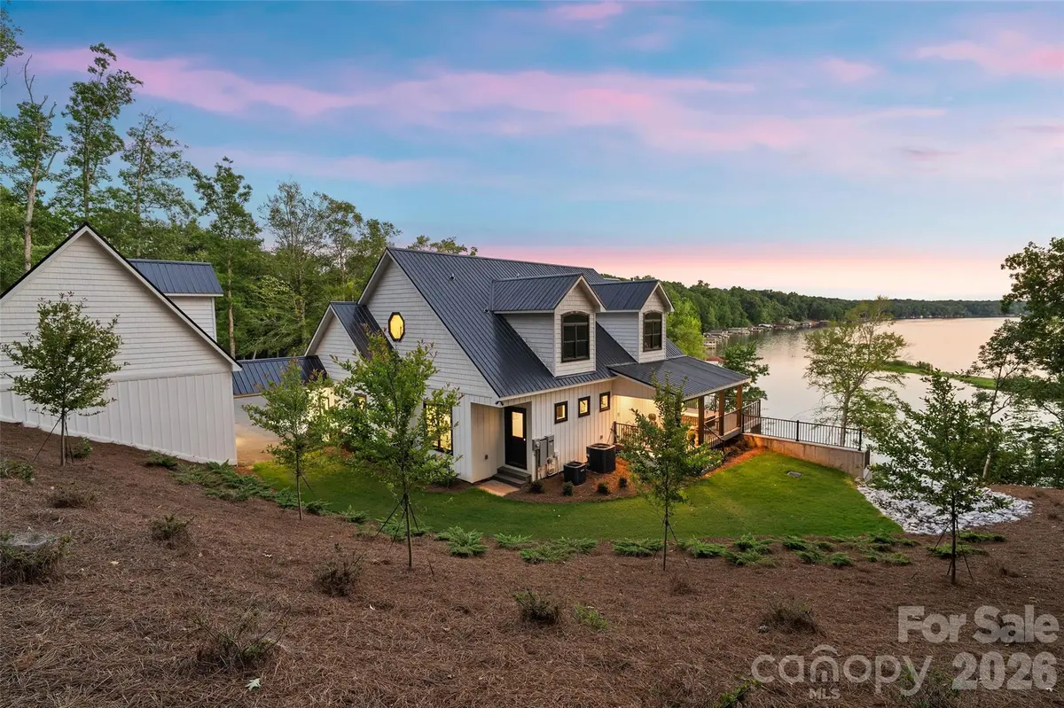 587 Carolina DR, Troy, NC 27371
