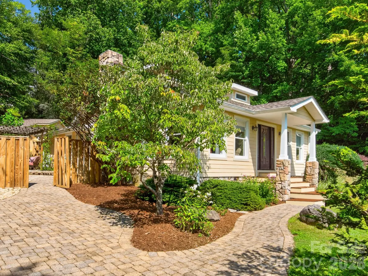 3046 Turnpike RD #7R, Horse Shoe, NC 28742