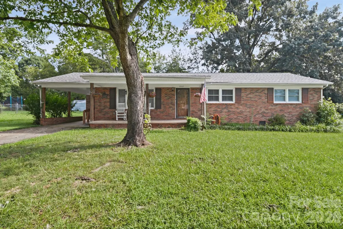 3502 Merry Oaks LN, Dallas, NC 28034
