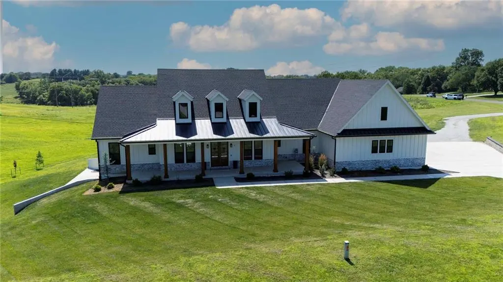 2 SE Woodview Rd N/A, St Joseph, MO 64507