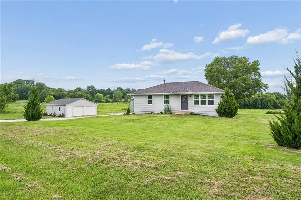 34906 E Colbern RD, Lone Jack, MO 64070