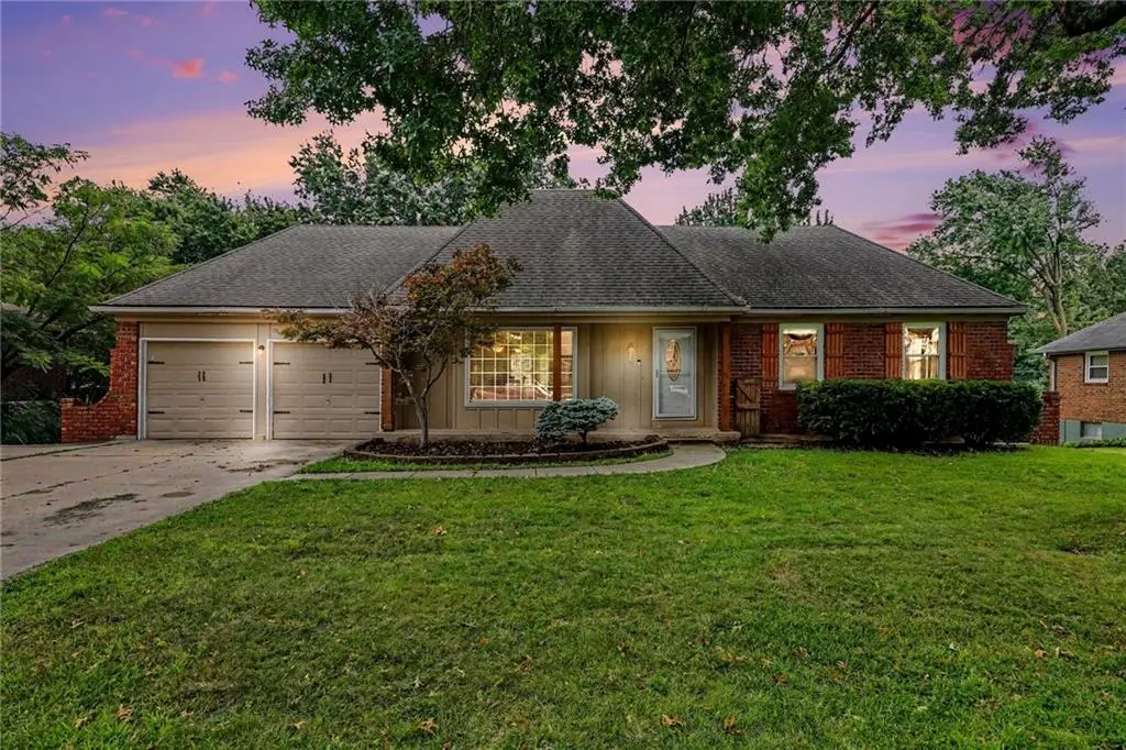 702 NW 12th ST, Blue Springs, MO 64015