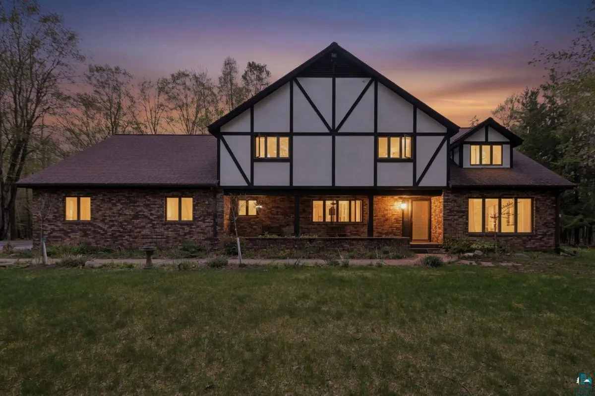 2213 Maple Ln, Ashland, WI 54806