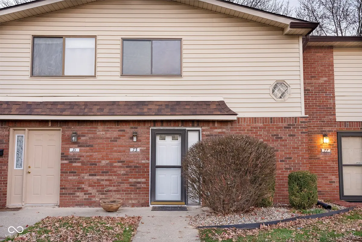 73 Trails End, Greenwood, IN 46142
