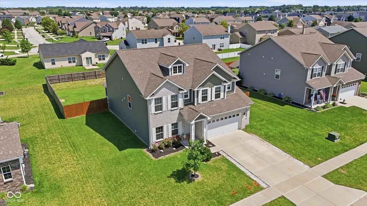 2241 Maple Stone LN, Greenwood, IN 46143
