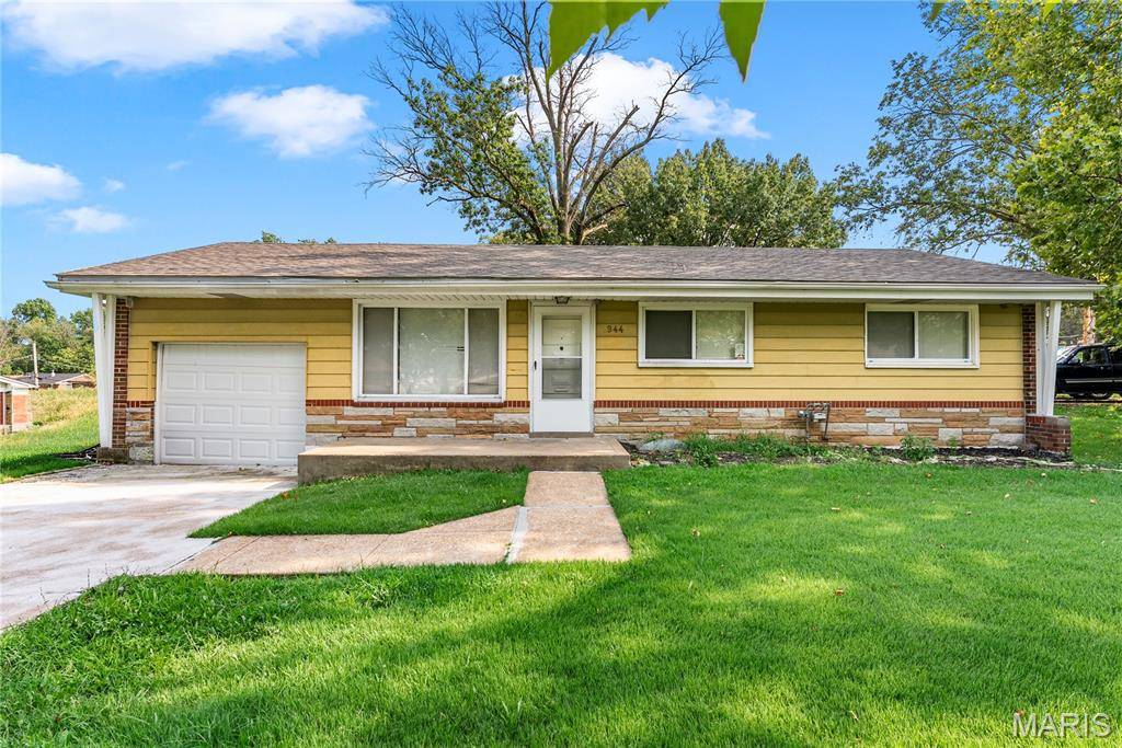 944 Lebon DR, Bellefontaine Nghbrs, MO 63137