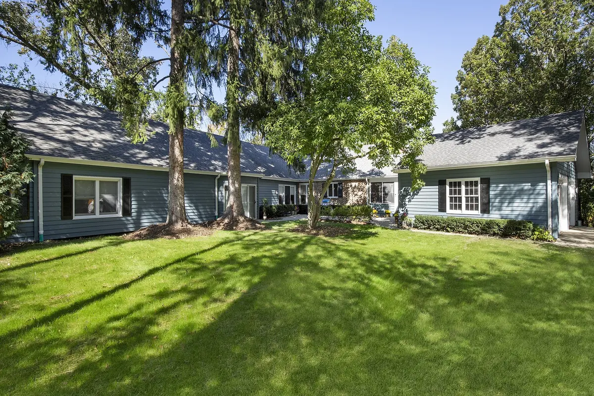 980 Brand LN, Deerfield, IL 60015