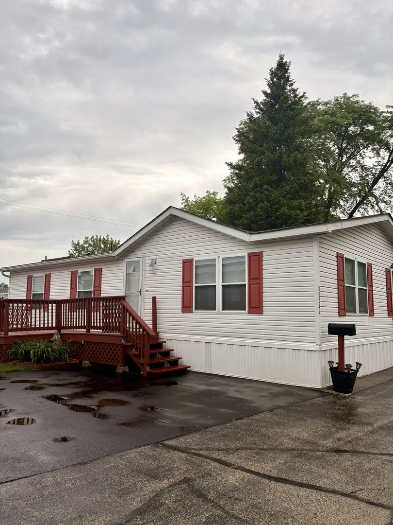 32544 N Center LN, Grayslake, IL 60030