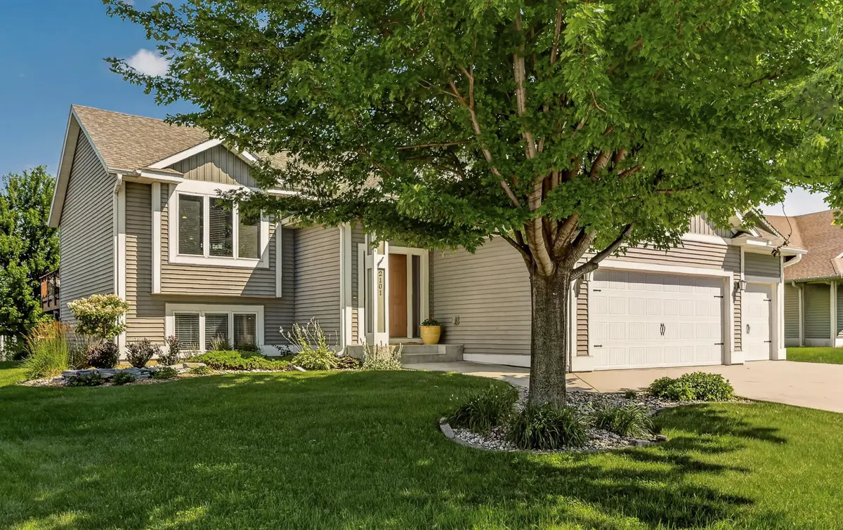 2101 Starburst DR SW, Rochester, MN 55902