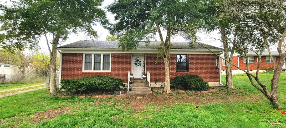 110 Old Pond Ln, Dickson, TN 37055