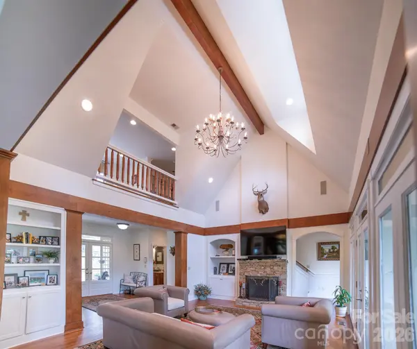 1513 Brentwood PL, Morganton, NC 28655