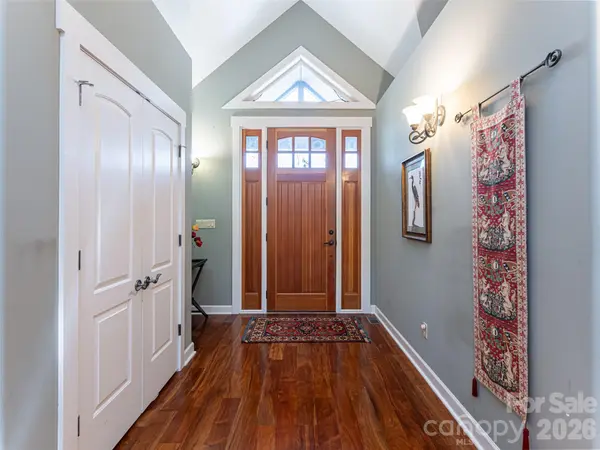 39 Oak Hollow DR #23, Asheville, NC 28805