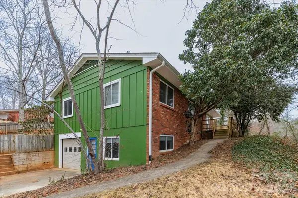 3 Quail Cove RD, Asheville, NC 28804
