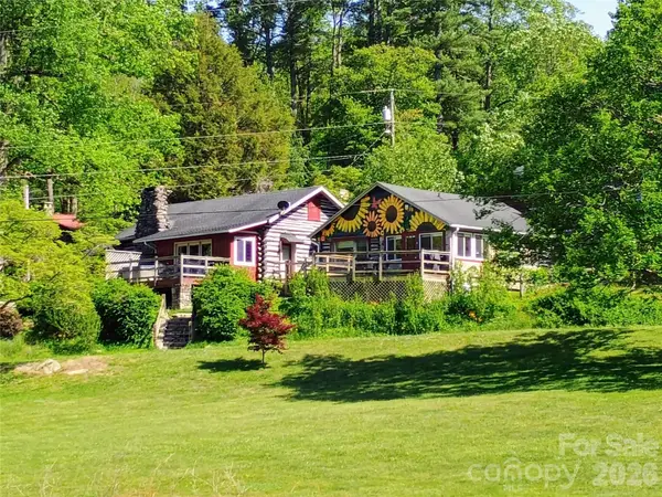 72 Chestnut Hill RD, Gerton, NC 28735