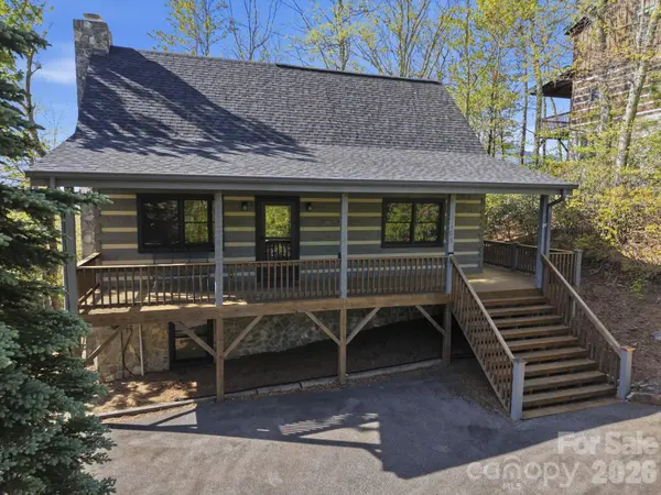 165 Little Boulder LN, Seven Devils, NC 28604