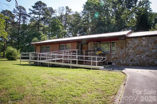 905 S 10th ST, Bessemer City, NC 28016