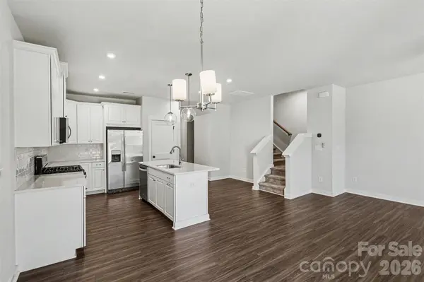 9521 Munsing DR, Charlotte, NC 28269