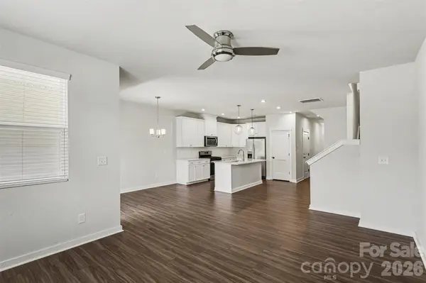 9521 Munsing DR, Charlotte, NC 28269