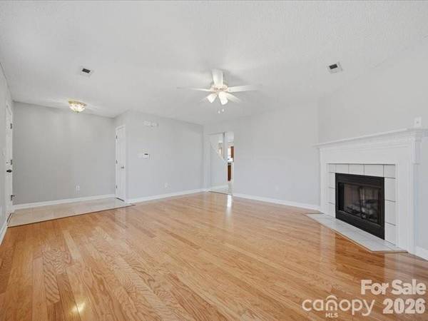 1968 8th Street LN SE, Hickory, NC 28602