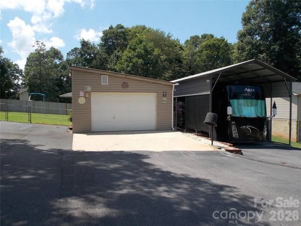 4249 Beach RD, Hudson, NC 28638