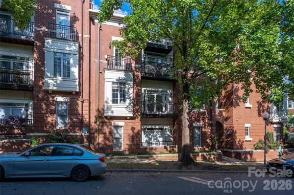627 Garden District DR, Charlotte, NC 28202