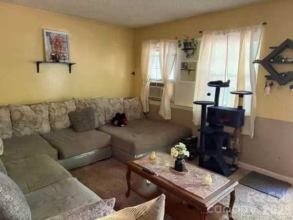 1131 Echo Glen RD, Charlotte, NC 28213