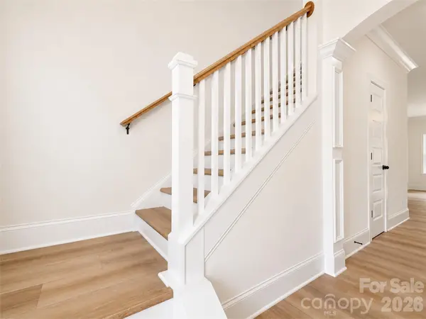 1220 N Sharon Amity RD, Charlotte, NC 28211
