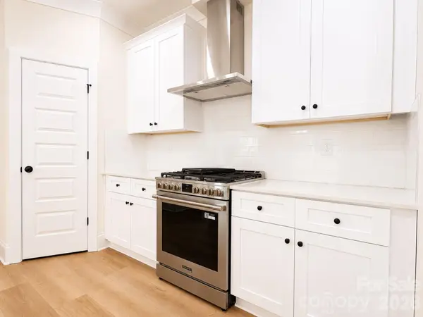 1220 N Sharon Amity RD, Charlotte, NC 28211
