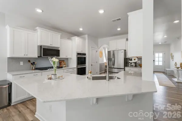 378 Kennerly Center DR, Mooresville, NC 28115