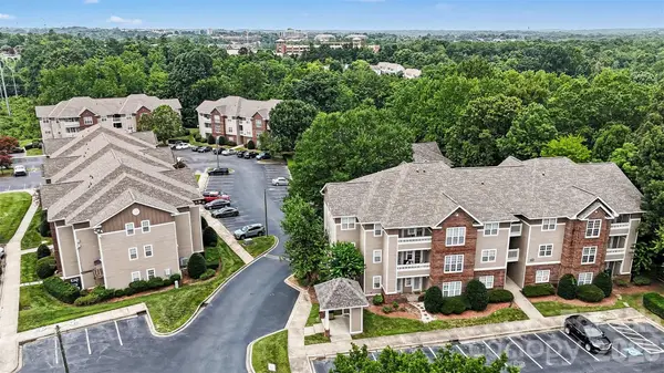 9849 Campus Walk LN #D, Charlotte, NC 28262