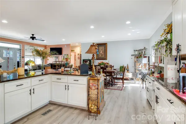 243 Dublin LN, Columbus, NC 28722