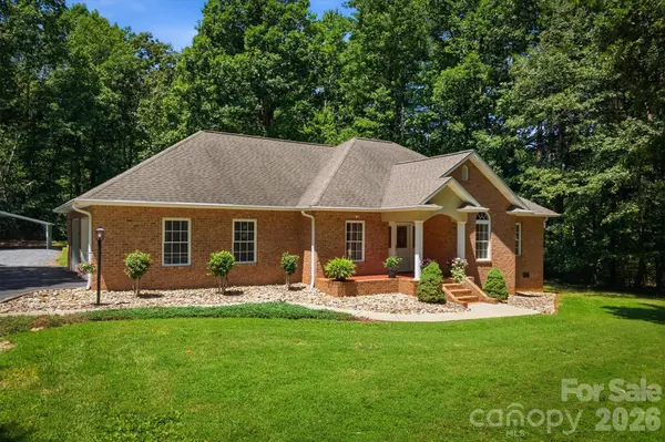5572 Hayes Waters RD, Morganton, NC 28655