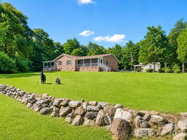 2323 Cherry RD, Catawba, SC 29704