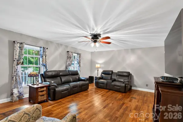 47 Royal Oaks RD, Arden, NC 28704