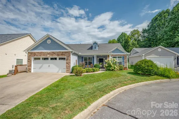131 Creekwalk LN, Hendersonville, NC 28792