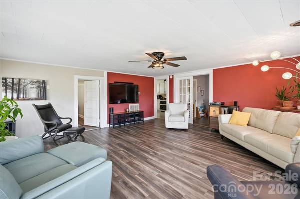 32372 Hugh RD, Albemarle, NC 28001
