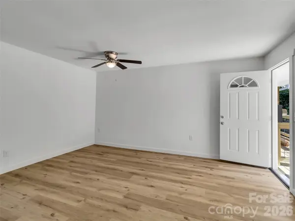 80 Mcelroy ST, Waynesville, NC 28786