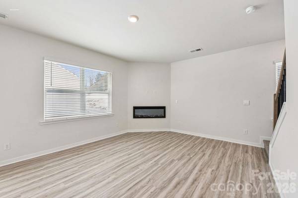 472 Dazzle LOOP, Newton, NC 28658